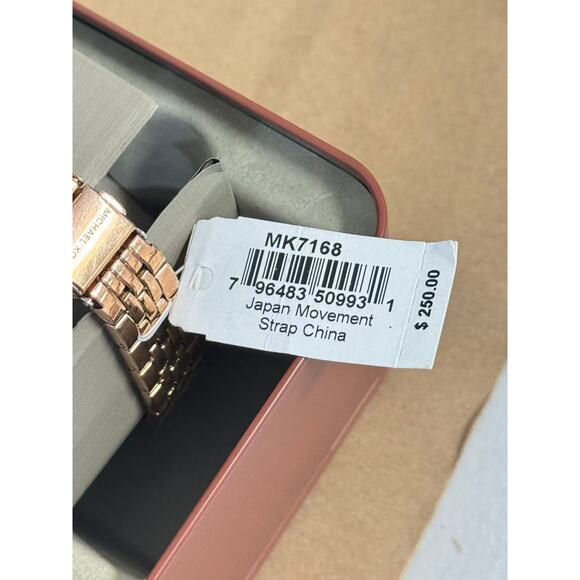 Michael Kors MK7168 Anabeth Quartz White Women's Watch - Picture 5 of 5